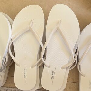 Old Navy Women's Classic Flip Flops